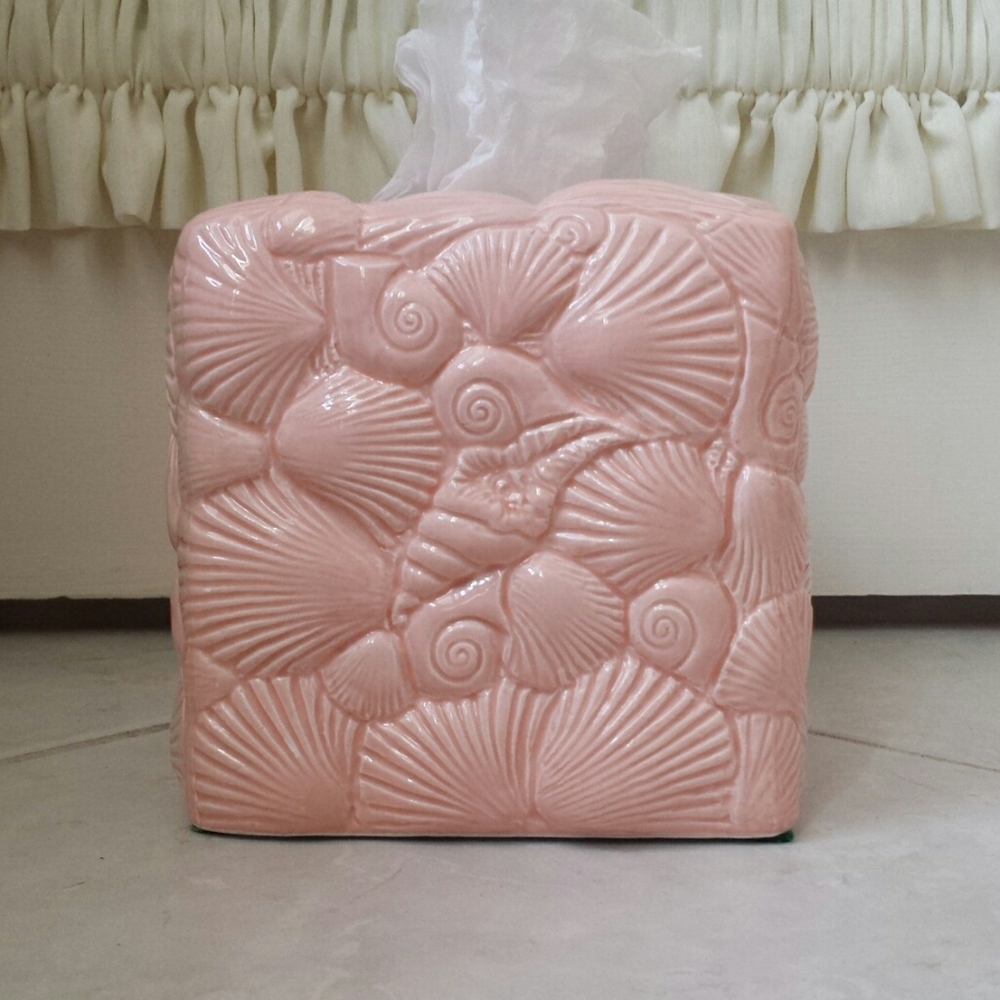 Porcelain Shell Tissue Box Holder - Picture 2 of 9